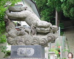 石都都古別神社の狛犬とお袋